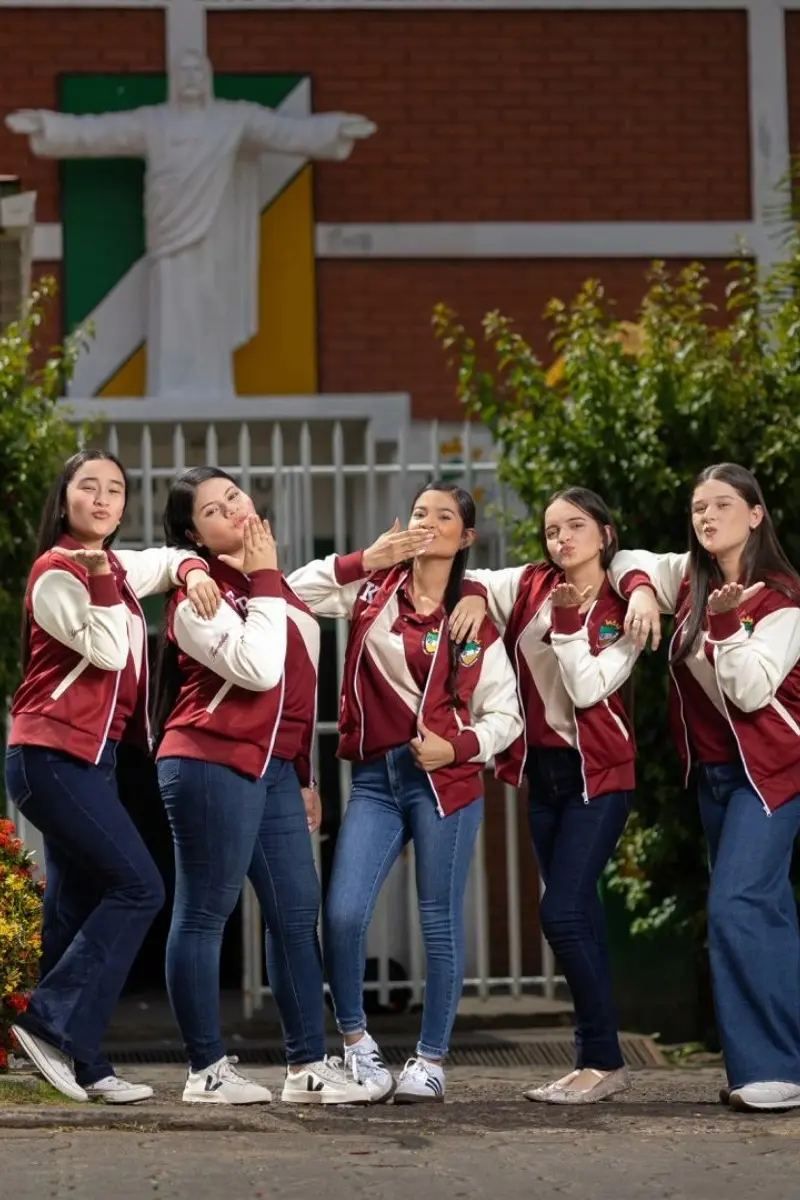 PR06: Chaqueta de Especial con Forro con Zipper - Imagen 2